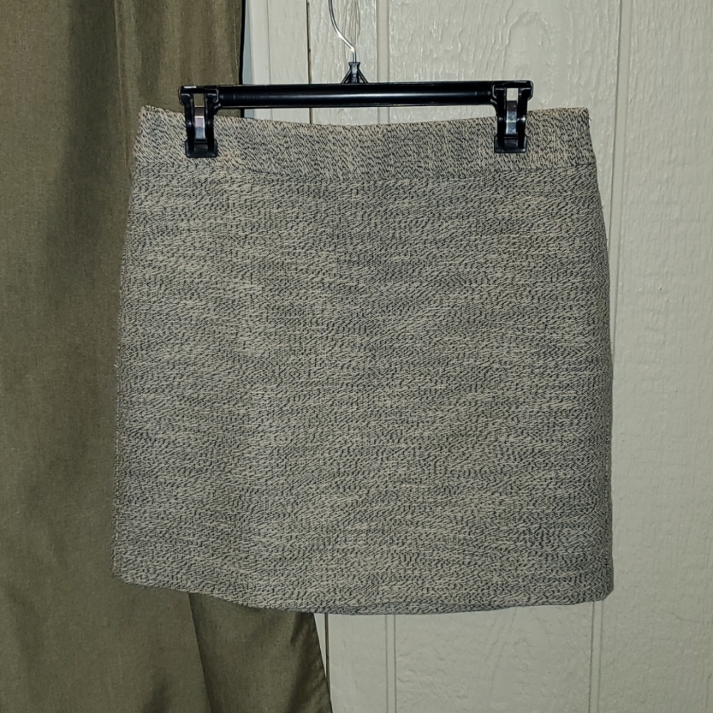 Loft tweed skirt size 6, cream and black